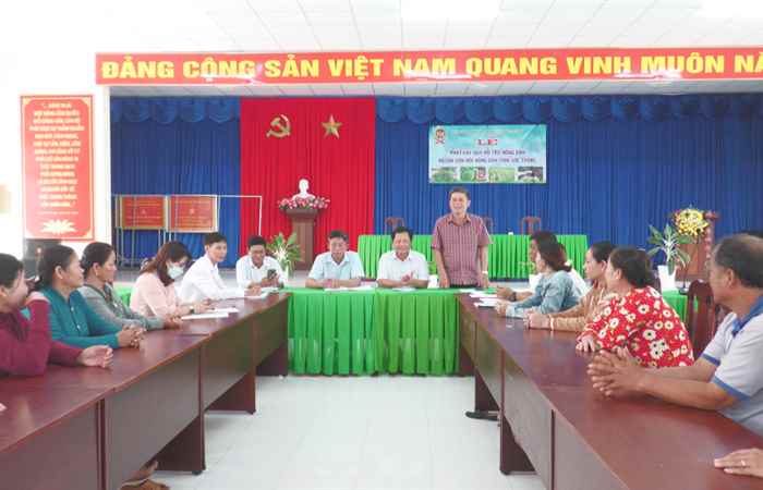 Thạnh Trị: Phát vay Quỹ hỗ trợ nông dân cho 11 hội viên